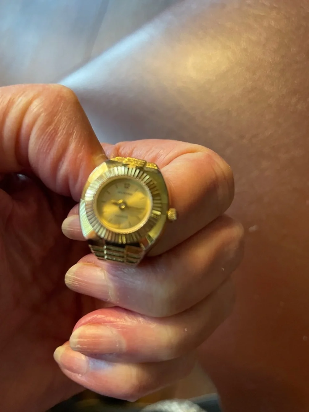VTG FUTURA RING WATCH QUARTZ Time Wear Inc JAPAN Gold Tone needs battery